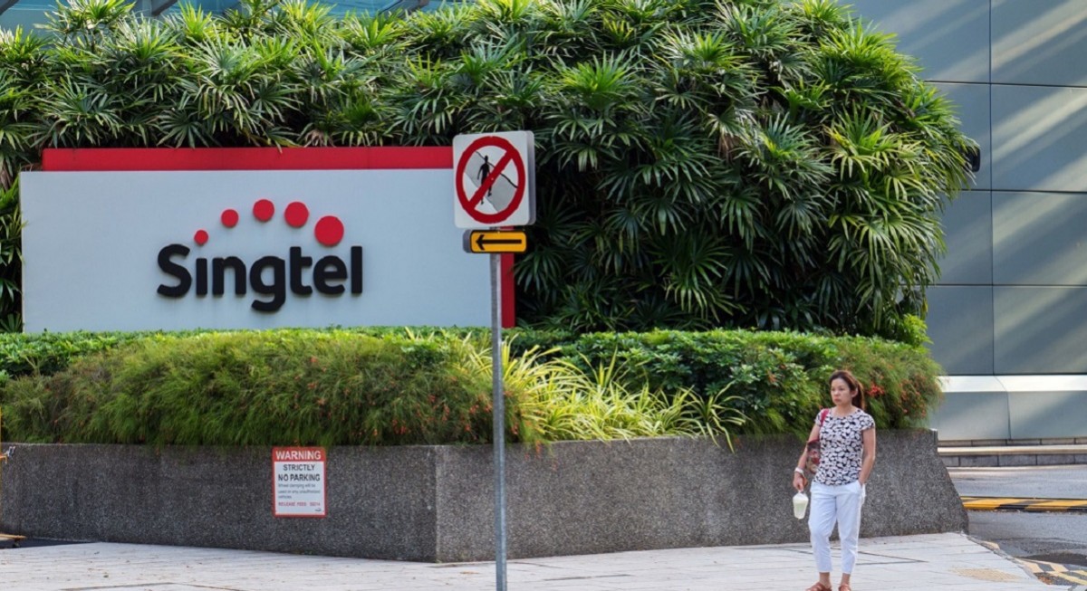 UOBK: Singapore Telecommunications (ST SP) – Buy Target Price $2.99